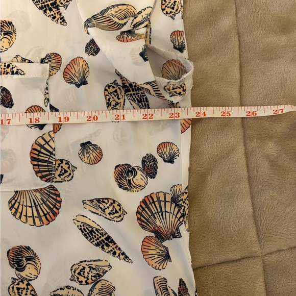 Liz Claiborne White and Brown Flutter Sleeve Blouse - Picture 4 of 8